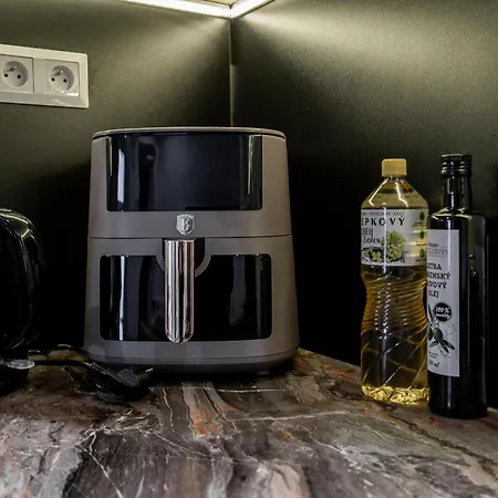 Daire Hlavna 2 Next Singing Fountain Kosice, Netflix, Balcony Kösice