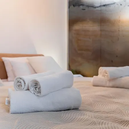 Hlavna 2 Next Singing Fountain Kosice, Netflix, Balcony Apartment Kosice