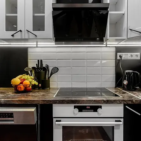 Hlavna 2 Next Singing Fountain Kosice, Netflix, Balcony Apartment *