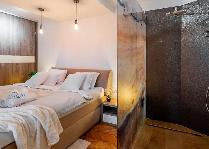 Apartment Hlavna 2 Next Singing Fountain Kosice, Netflix, Balcony