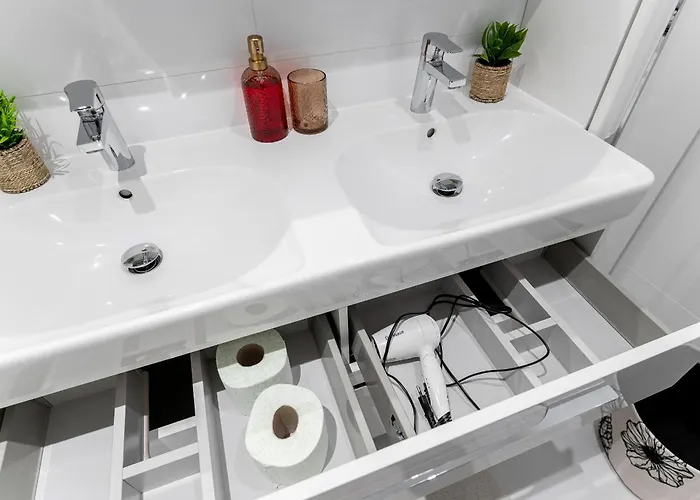 Apartment Hlavna 2 Next Singing Fountain Kosice, Netflix, Balcony