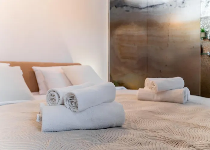 Hlavna 2 Next Singing Fountain Kosice, Netflix, Balcony Daire Kösice