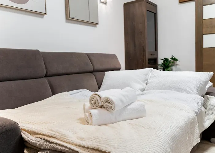 Hlavna 2 Next Singing Fountain Kosice, Netflix, Balcony * Kassa